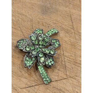 Vintage Green Rhinestone Flower Brooch Pin With Silver-Tone Metal Design 2.5 Inc
